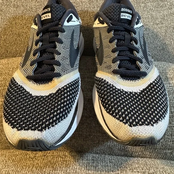 Brooks Revel Women’s Black and Gray Athletic Shoes Size 8 - Picture 3 of 9